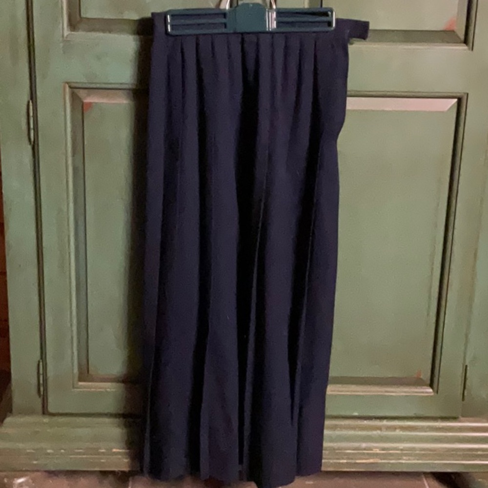 Charter Club navy blue pleated wool skit